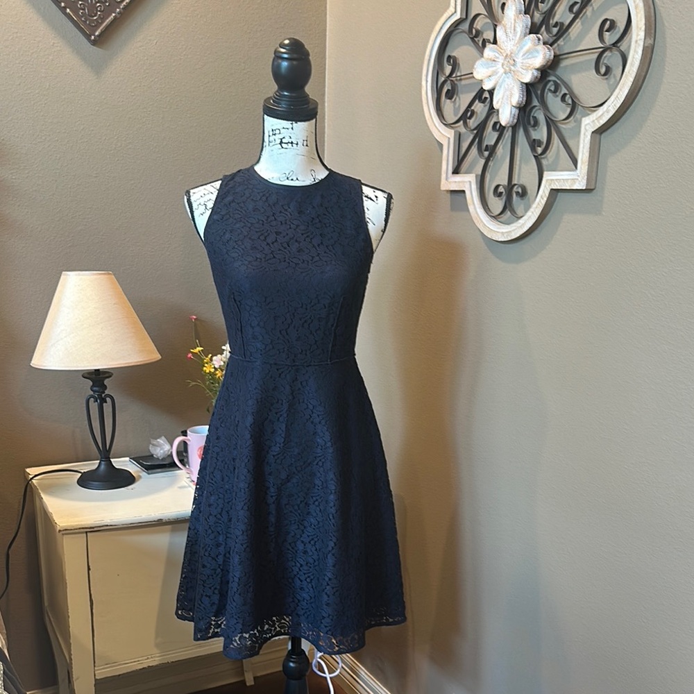 Elegant Black Lace Sleeveless Dress